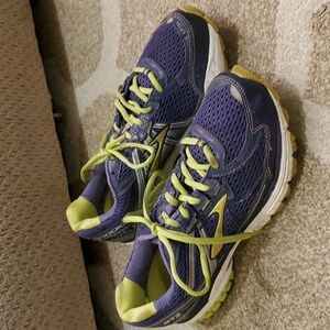 Brooks Adrenaline Gts Size 11